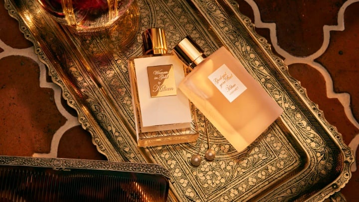 Image of Kilian EDP on the arabesque background